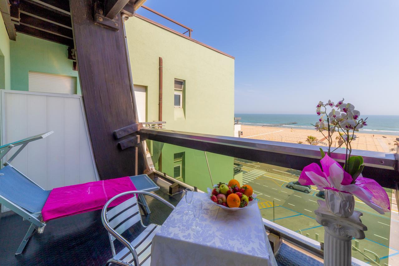 Hotel Executive La Fiorita Римини Экстерьер фото